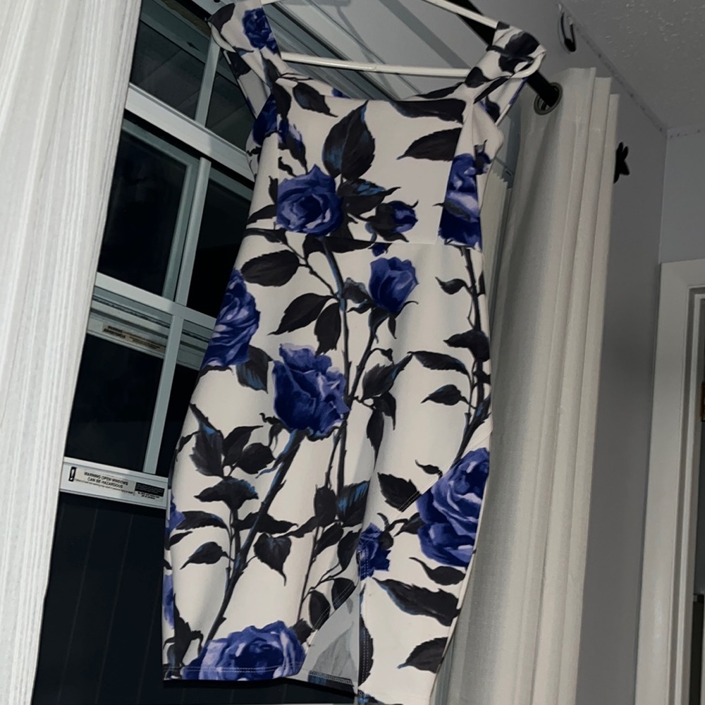 Size Medium Special Event Blue Flower Tight Fitting Dress Off Shoulder